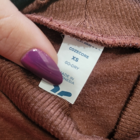 XS Athletic Crop Top Sleeveless Brown/Maroon - Picture 4 of 4